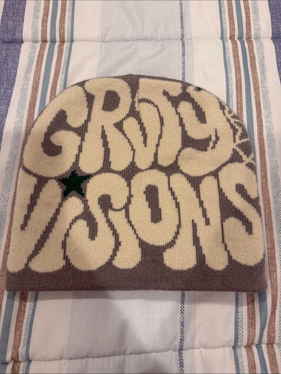 Gruty Accessories - Neutral Gray & Cream 'Gruty Visions” Knit Beanie